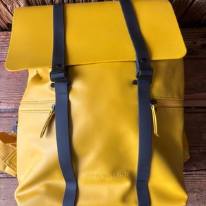 Mochila Amarilla Gastón Luga Splash 13" Impermeable - imagen 6
