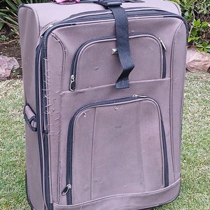 Valija de Viaje Grande con Ruedas y Manija Retráctil - imagen 2