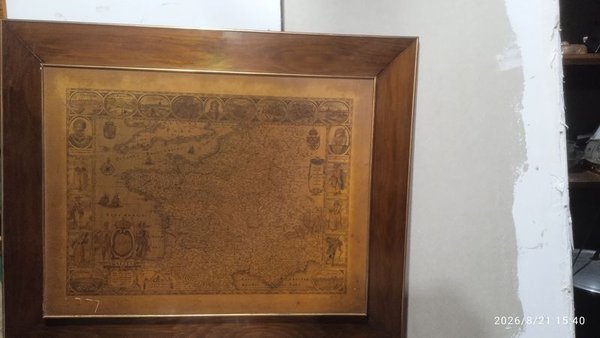 Mapa Antiguo Enmarcado con Figuras Históricas y Ciudades