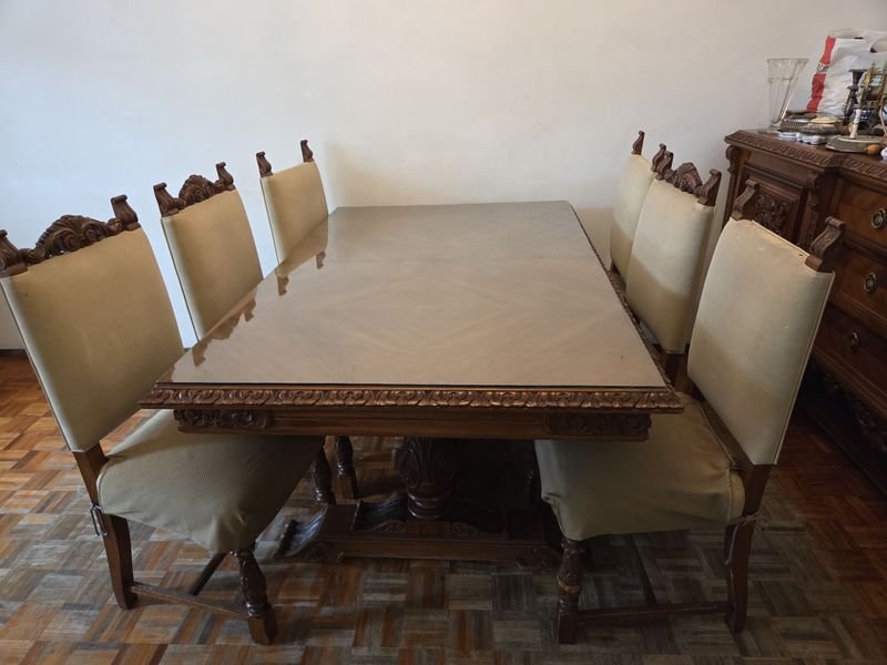 Lote siguiente: Muebles coloniales españoles de comedor