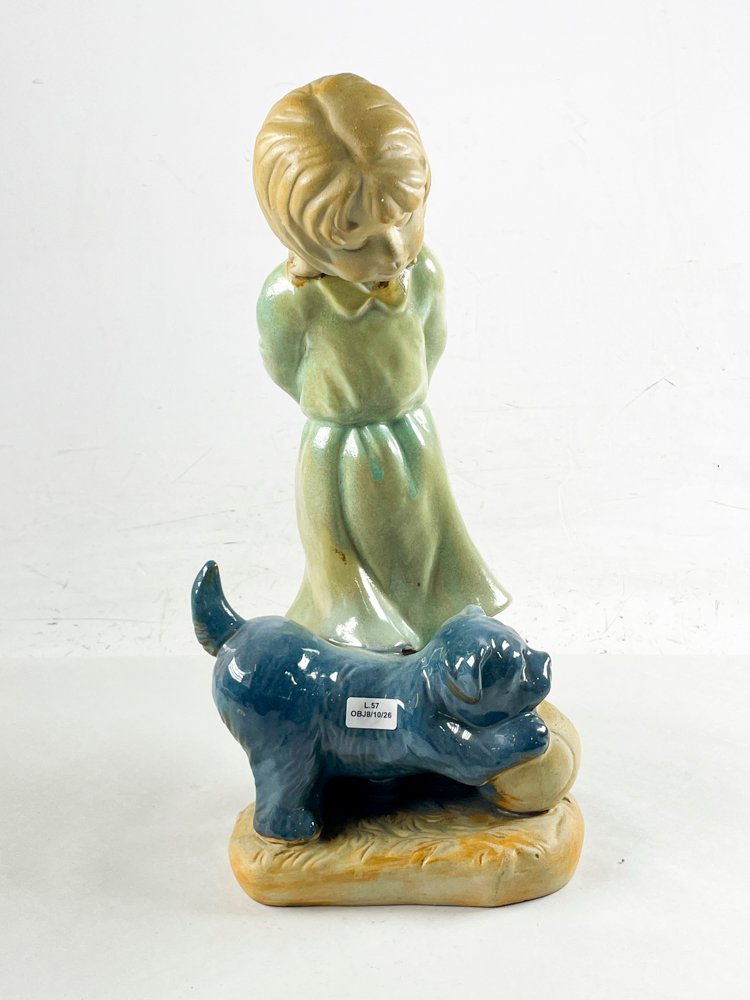 Figura de Porcelana: Niño con Perro y Pelota, 42 cm