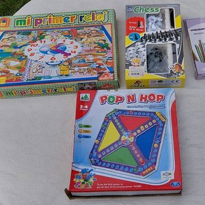 Lote de Juguetes: Juegos de Caja, Autos, Peluche y Más - imagen 2