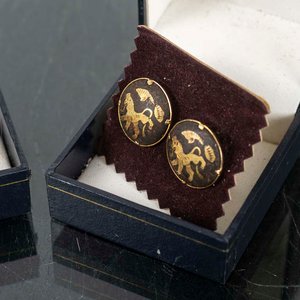 Par de Gemelos y Prendedor con Diseño de Caballos Dorados - imagen 2