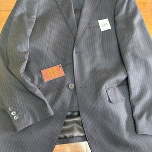 Lote siguiente: Traje de Vestir Rayado Talle 50 Spence Bryson
