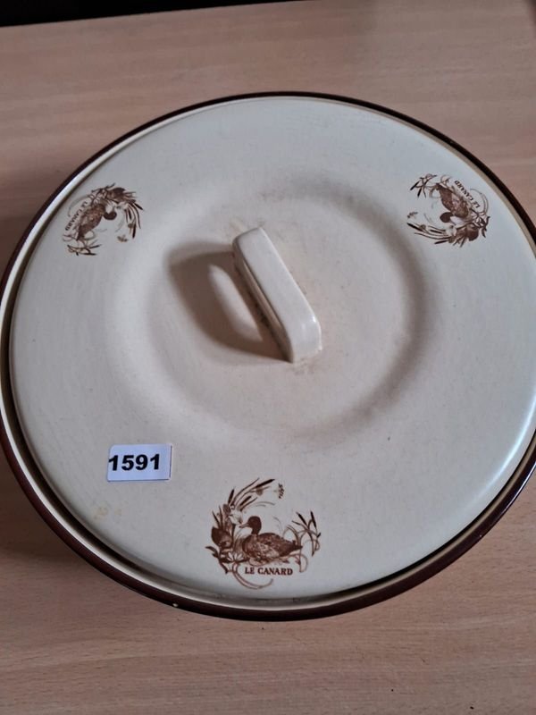 Lote anterior: Olla esmaltada con tapa marca Le Ganard