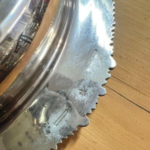 Fuente de Servicio Antigua con Campana y Asa en Metal Plateado - imagen 6