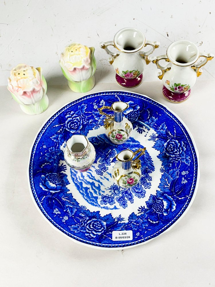 Platos y objetos de porcelana y vidrio - imagen 2