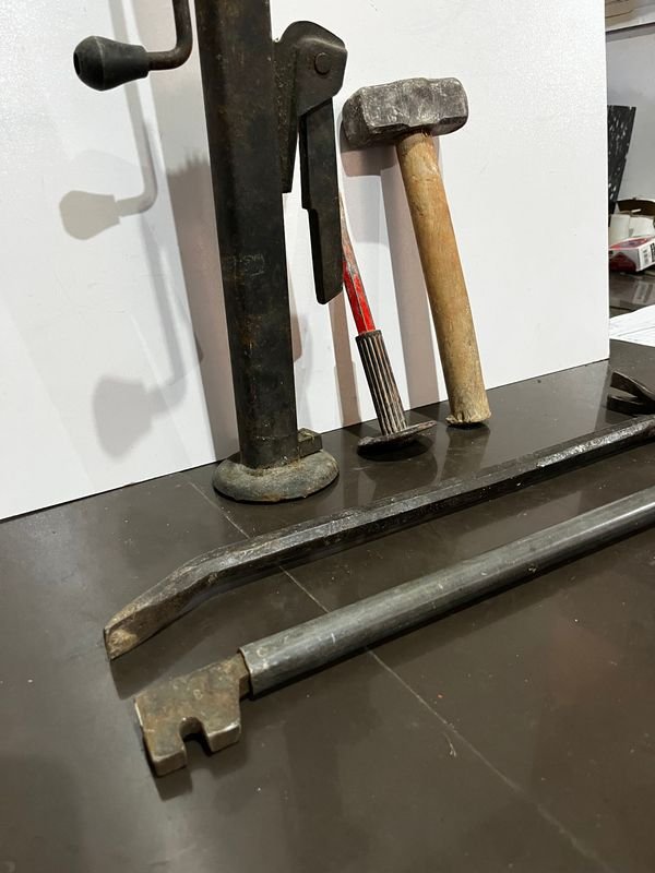 Colección de juguetes y herramientas viejos - imagen 4