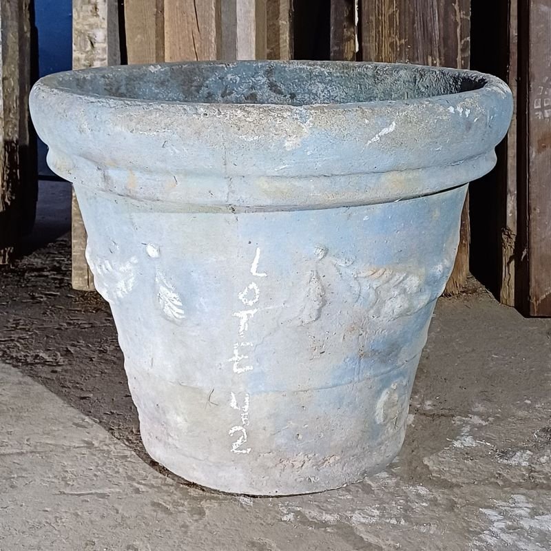 Lote anterior: Macetero de gran tamaño en material