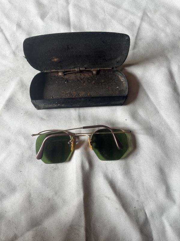 Lentes de sol con aumento y estuche - imagen 3