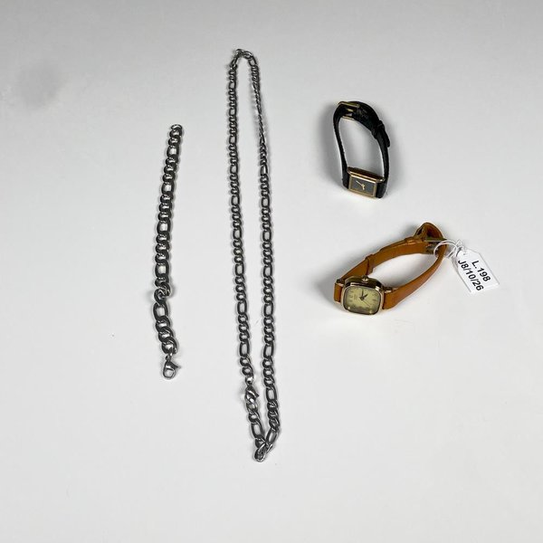 Dos Relojes de Pulsera para Dama: Casio y Cadena con Pulsera Metálica