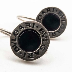 Par de Caravanas de Plata con Cristales Negros - imagen 2