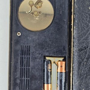 Radio Reloj Portátil Vintage "Radio Nikkoh" Japonés - imagen 4