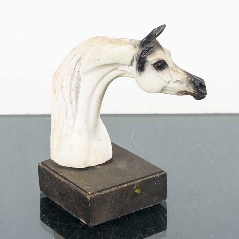 Lote anterior: Figura de caballo de pasta cerámica
