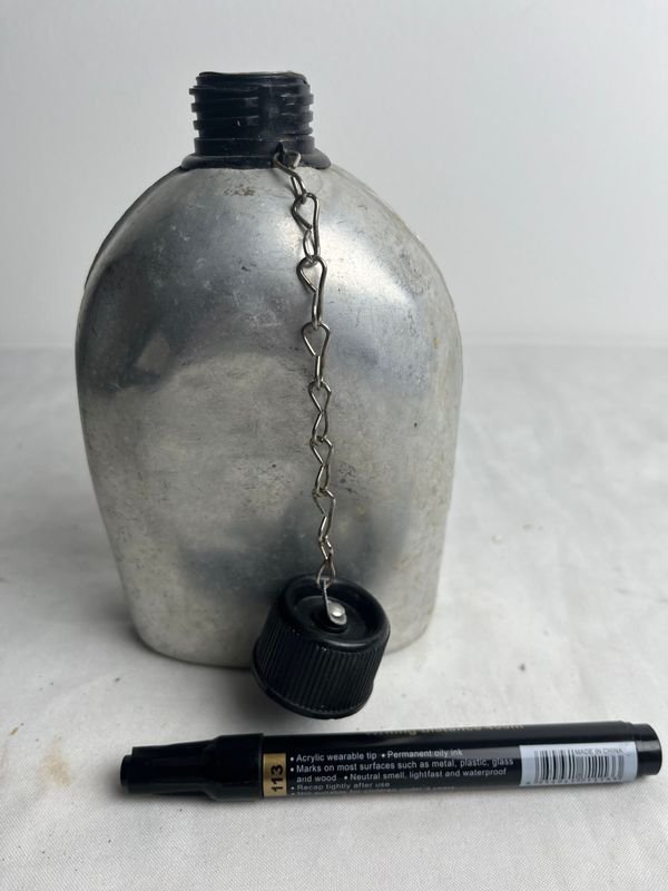 Botella de Metal con Cadena y Marcador - imagen 4
