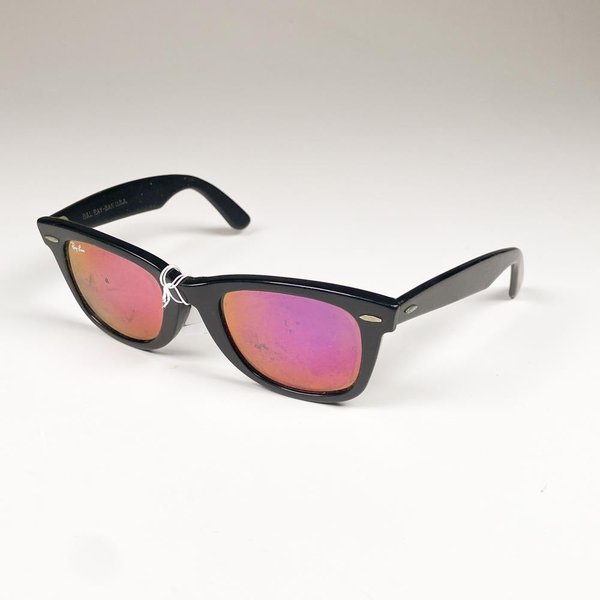 Lentes de Sol Estilo Wayfarer Negros con Lentes Rosados - imagen 1