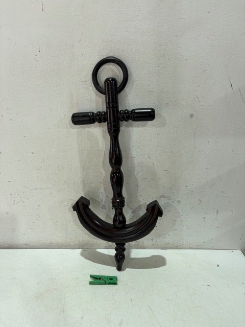 Adorno de Madera con Forma de Ancla