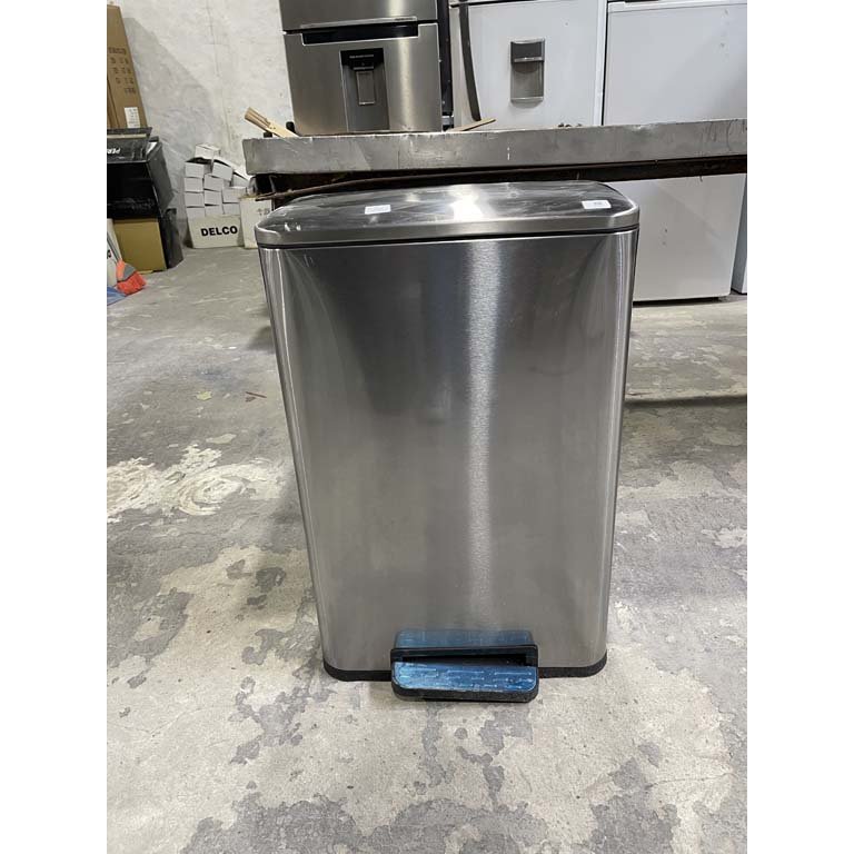 Cesto de Basura Metálico con Pedal