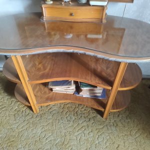 Mesa Coqueta Ovalada con Vidrio y Estantes - imagen 2