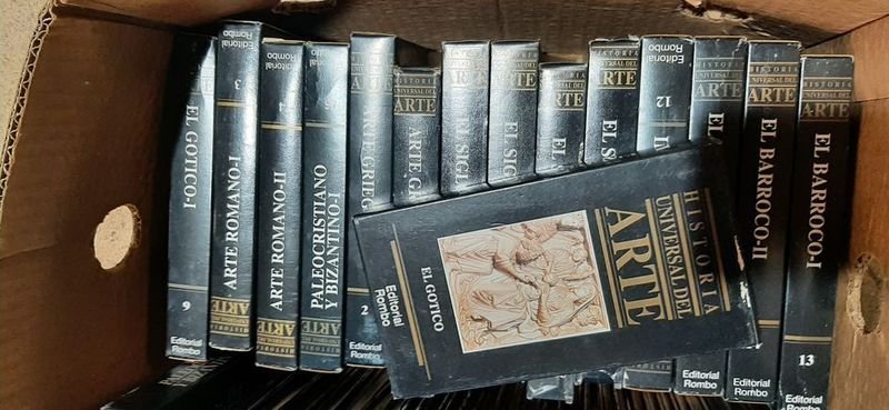 Colección de libros y VHS en buen estado - imagen 3