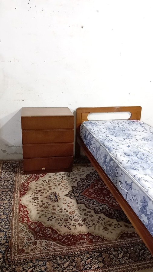 Cama de una plaza, mesa de luz y colchón de 1 p - imagen 3