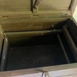 Baúl de Madera Antiguo con Herrajes Metálicos - imagen 5