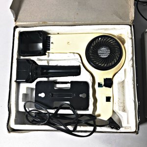 Lote de 5 Accesorios Electrónicos: Cargadores, Palo Selfie, Secador y Plancha de Pelo - imagen 2