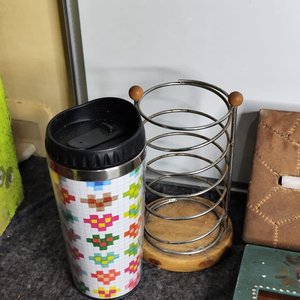 Set de Cocina: Jarra Plástica Turquesa, Termo Estampado y Cubertero Metálico - imagen 4