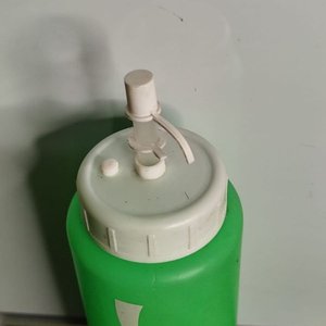 Caramañola Coca-Cola Verde con Tapa Blanca - imagen 2