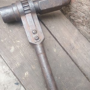 Torquímetro Antiguo de Hierro Macizo para Coleccionistas - imagen 3
