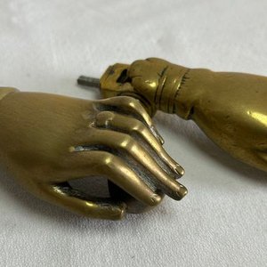 Llamadores de Puerta Antiguos de Bronce con Forma de Mano - imagen 3
