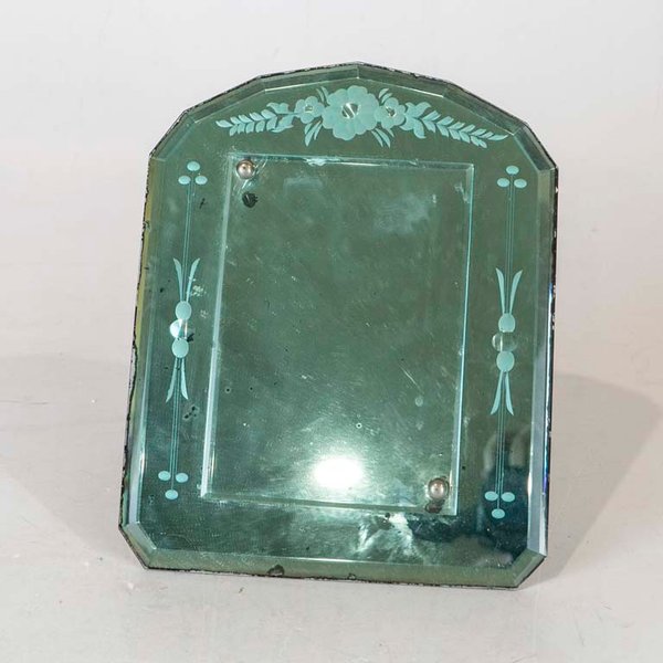 Lote anterior: Framed de vidrio espejado con diseño floral