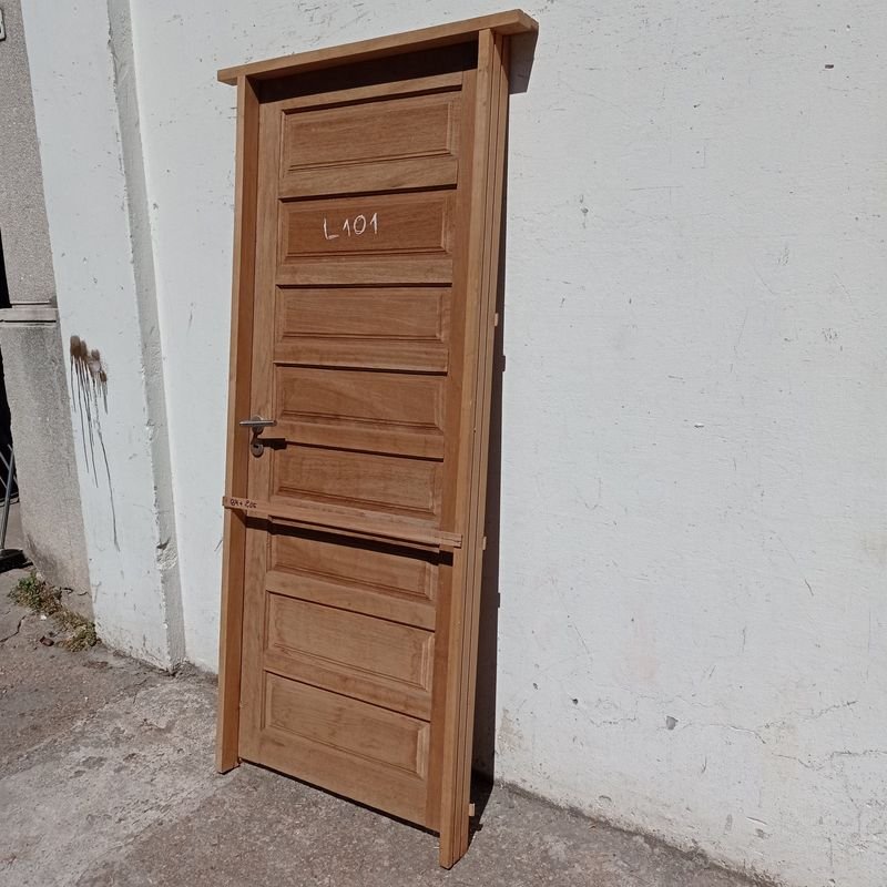 Puerta exterior de madera con cerradura y llaves - imagen 2