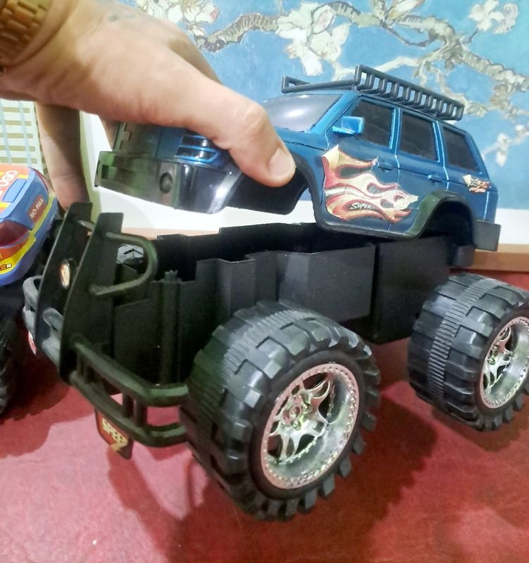 Juguetes de coches y camiones de juguete en buen estado - imagen 4