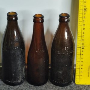 Lote anterior: 3 Botellas Antiguas Cerveza Paysandú Vidrio Ambar