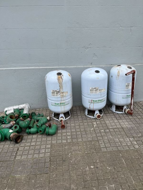 3 Tanques Hidroneumáticos Elbi Top-Pro con Acoples