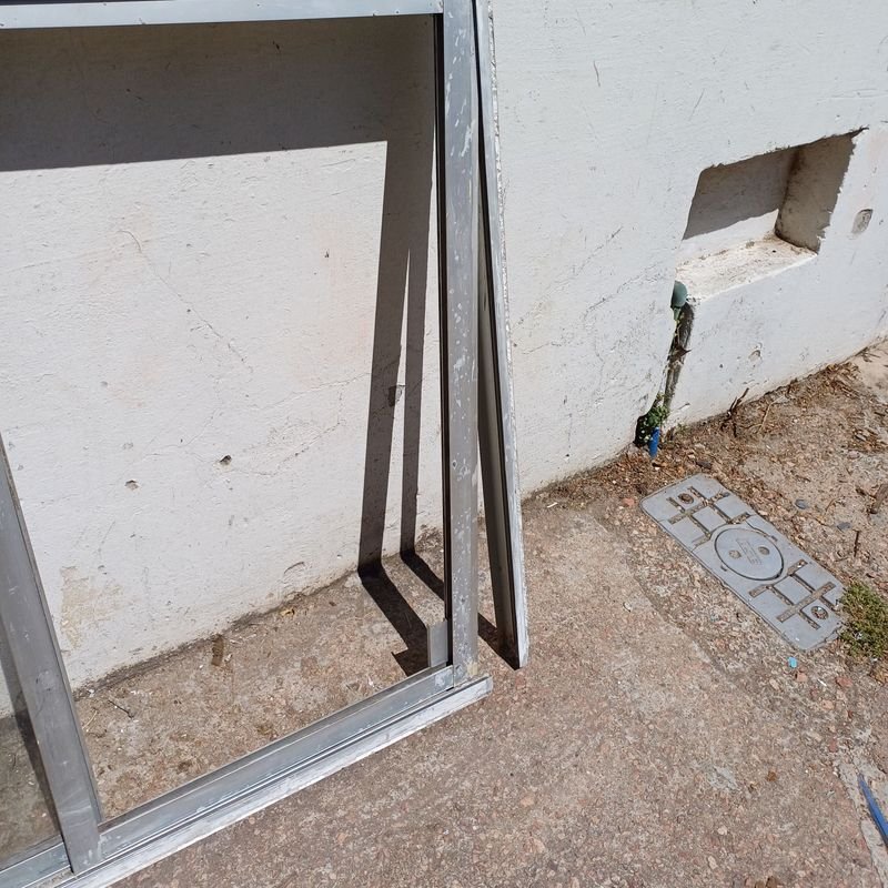 Ventana en carpintería de aluminio con dos hojas corredizas - imagen 6