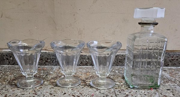 Botellón de Vidrio y 3 Copas para Helado - imagen 1