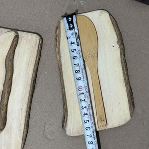 Conjunto Artesanal de Madera y Cuero: Tablas, Cuchillos y Posavasos - imagen 8