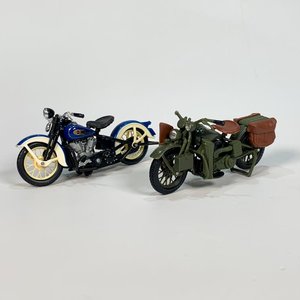Lote siguiente: Maquetas Maisto: Harley Davidson Knucklehead Azul (1936) y WLA Flathead Verde (1942)