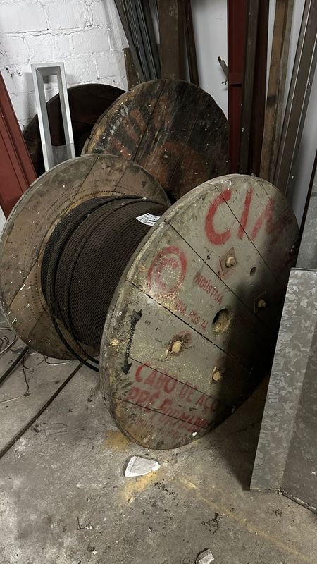 Gran carrete de linga para cableado - imagen 1