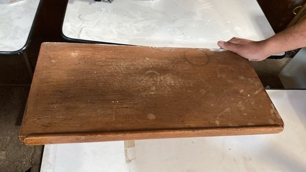 Repisa de Madera Rústica con Diseño Curvo - imagen 1