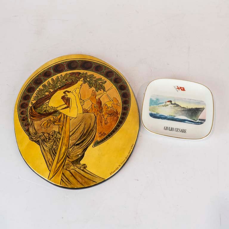 Lote anterior: Platito de porcelana Italiana y placa copia de Alfons Mucha de cerámica