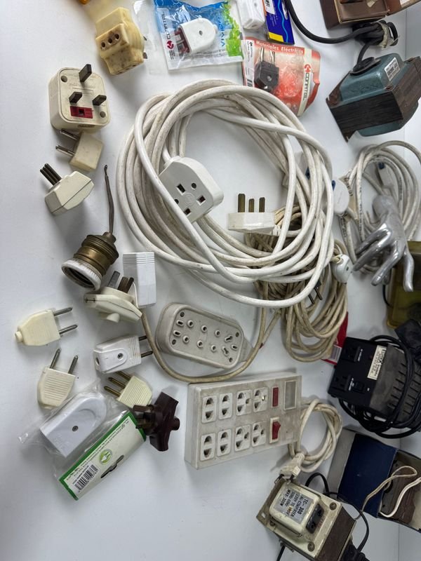 Lote de Transformadores y Alargues para Electricidad - imagen 6