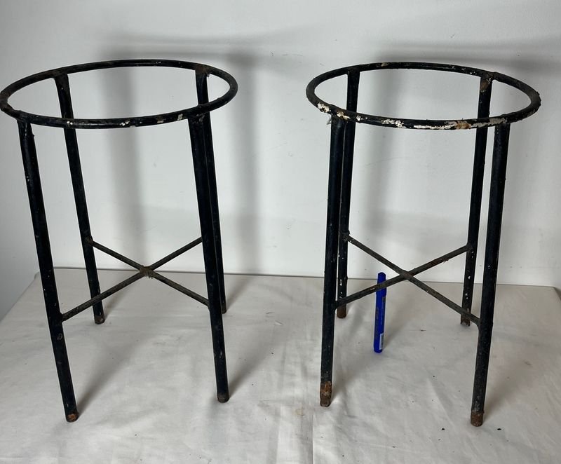 Muebles de metal en buen estado