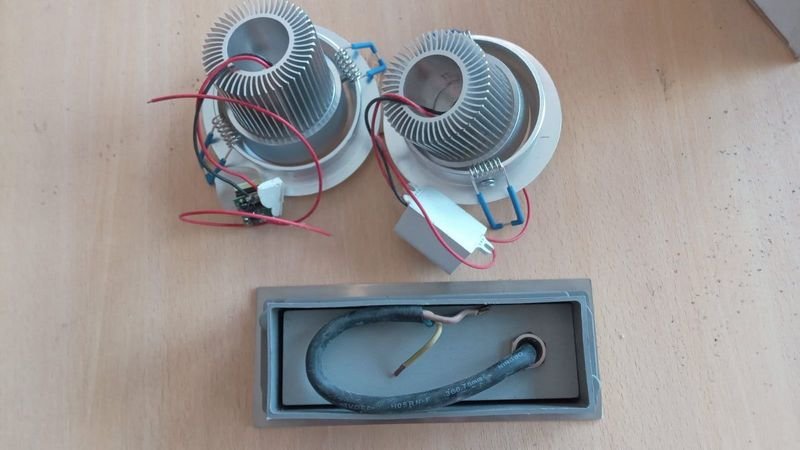 Lote de Focos LED para Interior y Exterior - imagen 2