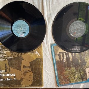 Lote siguiente: Lote de 2 Discos de Vinilo Usados: "Lo Mejor de Eduardo Falú" y "Grupo Vocal Universo"
