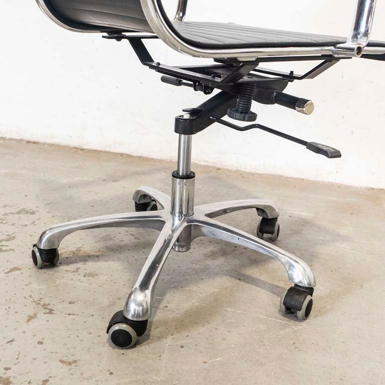 Item 2094383 - Image 3