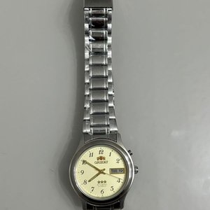Reloj Orient 3 Estrellas Automático Acero Inoxidable Esfera Dorada - imagen 3