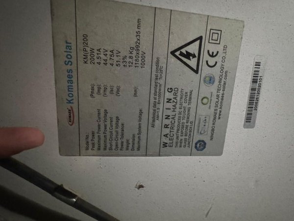 PANELES SOLARES GRANDES PARA ENERGÍA RENOVABLE - imagen 1